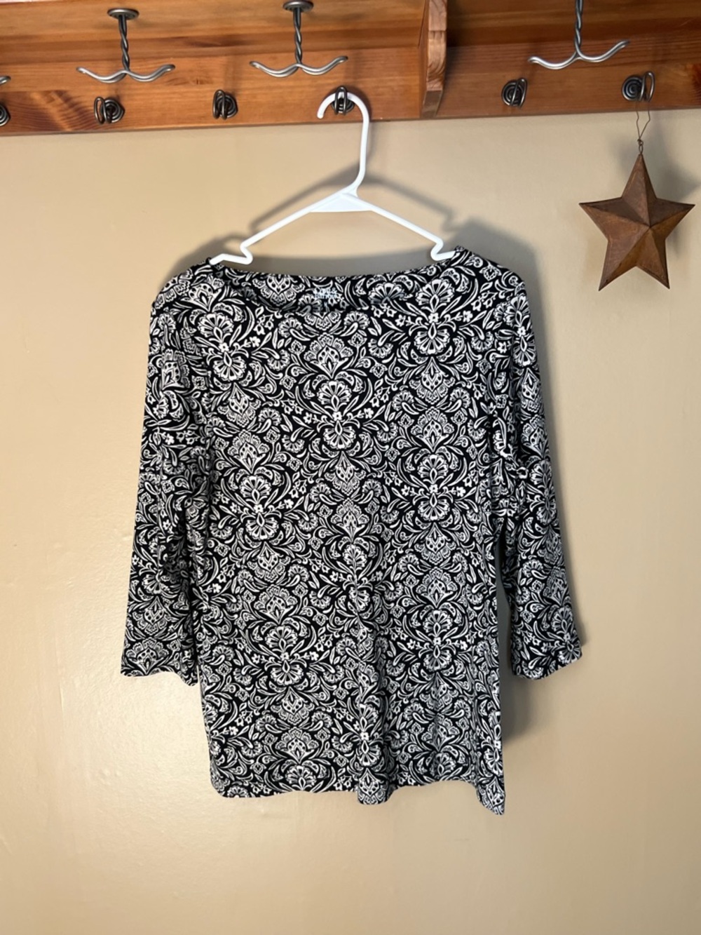 Croft & Barrow Black and beige Floral-Scroll Long Sleeve Top